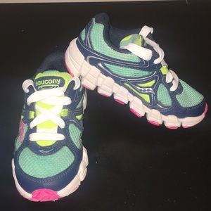 Saucony Running shoes little girl size 11 toddler